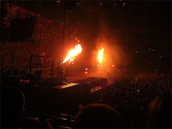 rammstein_fire_from_mouth