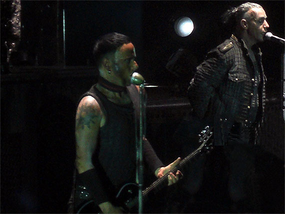 rammstein_guitar_and_vocal