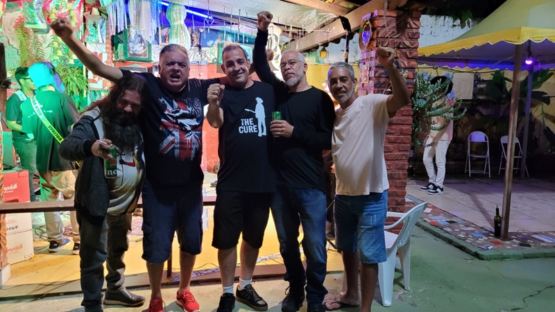 0 44 muitos