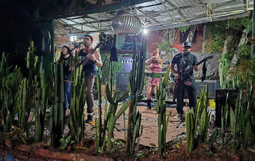 0 invaders the hippies